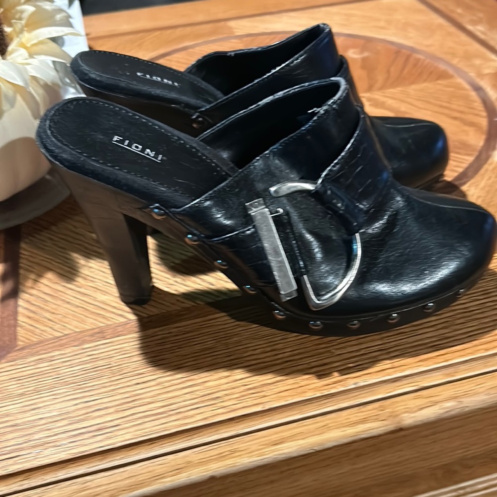 Women’s Clogs